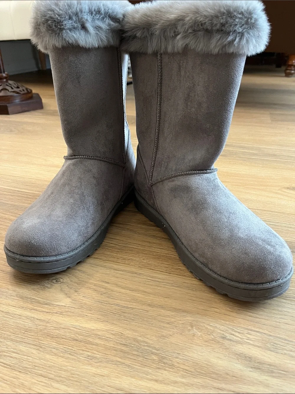 NWT SO Abigail Grey Faux Fur Cuff Suede Boots